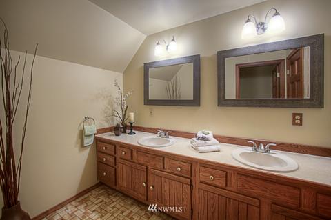 310 208th St SE, Bothell, WA 98012 photo 16