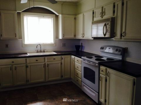 1222 Pioneer St, Enumclaw, WA 98022 photo 2
