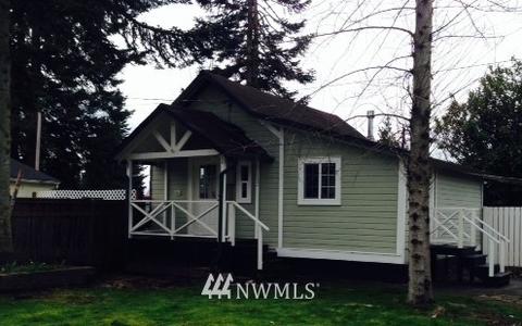 1222 Pioneer St, Enumclaw, WA 98022 photo 1