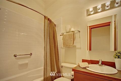 2003 E Jansen Ct, Seattle, WA 98112 photo 13