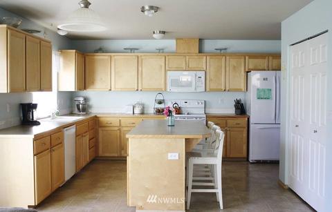 214 Kendall St NE, Orting, WA 98360 photo 2