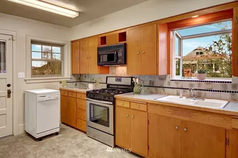 1921 Baker Ave, Everett, WA 98201 photo 8