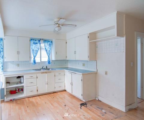 7620 Rainier Dr, Everett, WA 98203 photo 4