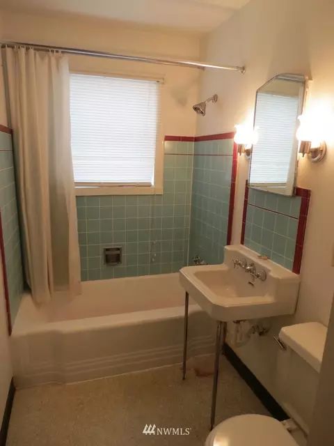 1318 20th Ave, Longview, WA 98632 photo 3