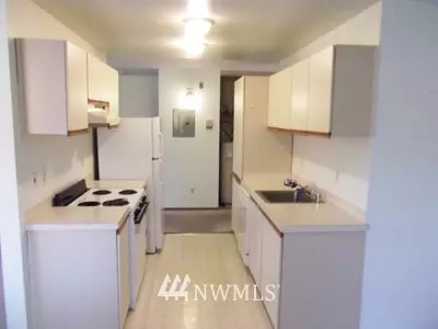802 N 43rd St, Seattle, WA 98103 photo 4