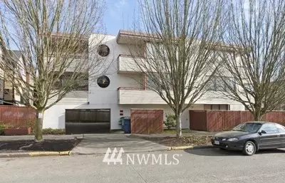 802 N 43rd St, Seattle, WA 98103 photo 1
