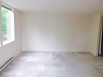 802 N 43rd St, Seattle, WA 98103 photo 5