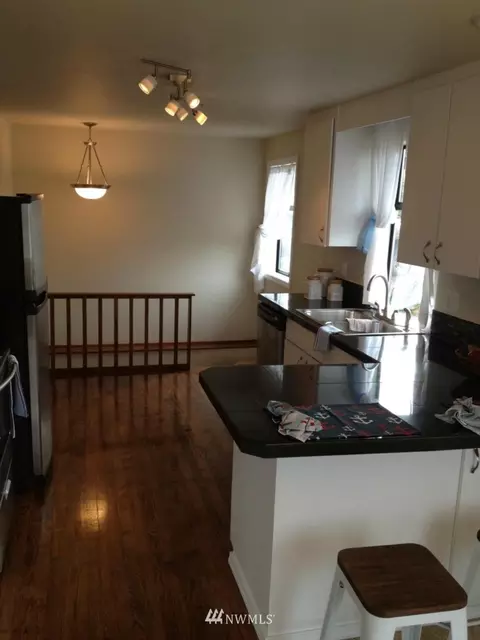 4713 Harbor Ln, Everett, WA 98203 photo 5