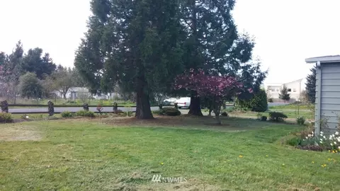 310 W Deytona St, Sequim, WA 98382 photo 5