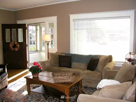 1201 Rucker Ave, Everett, WA 98201 photo 2
