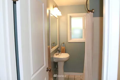 7129 Lower Ridge Rd, Everett, WA 98203 photo 12
