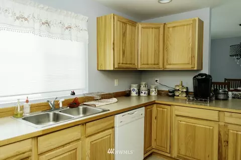 508 W Hemlock St, Sequim, WA 98382 photo 3