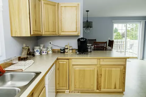 508 W Hemlock St, Sequim, WA 98382 photo 4