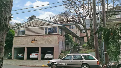712 Summit Ave E, Seattle, WA 98102 photo 1