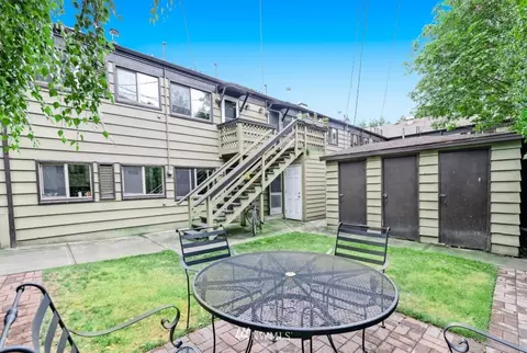 1604 E Spring St, Seattle, WA 98122 photo 5