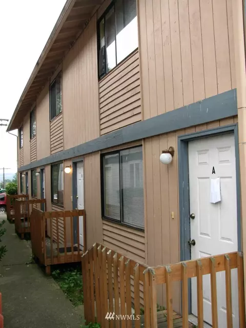 1316 Chestnut St, Everett, WA 98201 photo 2
