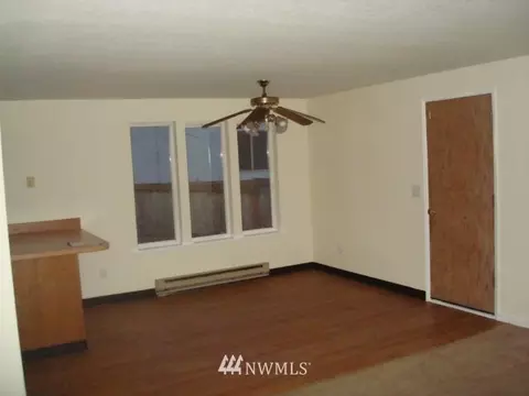 406 E Locust St, Centralia, WA 98531 photo 5