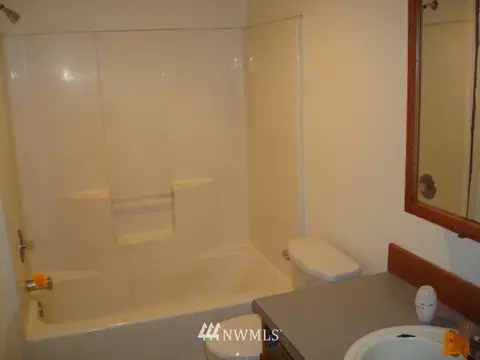 406 E Locust St, Centralia, WA 98531 photo 7