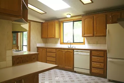 771 E Krabbenhoft Rd, Grapeview, WA 98546 photo 4