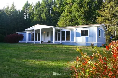 771 E Krabbenhoft Rd, Grapeview, WA 98546 photo 1