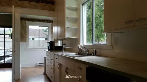 909 Pine St, Everett, WA 98201 photo 6