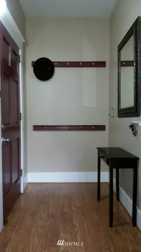 909 Pine St, Everett, WA 98201 photo 2