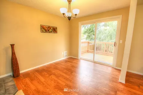 17218 Spanaway Ln E, Spanaway, WA 98387 photo 4