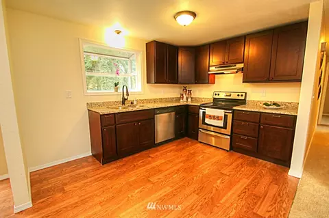 17218 Spanaway Ln E, Spanaway, WA 98387 photo 5