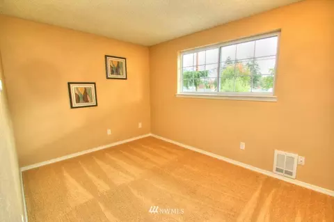 17218 Spanaway Ln E, Spanaway, WA 98387 photo 9