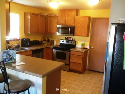 107 Mazza St NE, Orting, WA 98360 photo 4