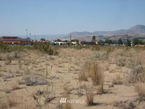 1 Engh Rd, Omak, WA 98841