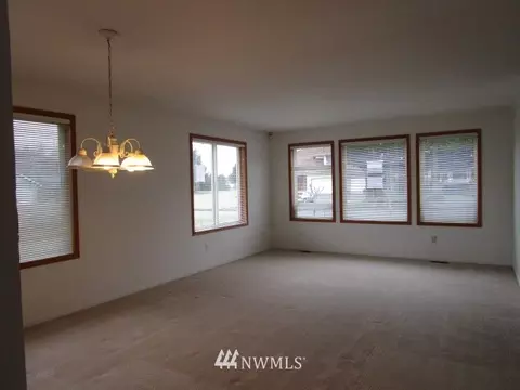 14421 143rd St E, Orting, WA 98360 photo 3
