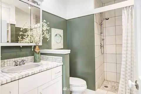 1924 11th Ave E, Seattle, WA 98102 photo 12