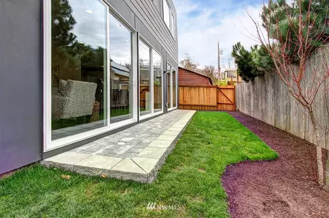 4406 Brygger Dr W, Seattle, WA 98199 photo 11