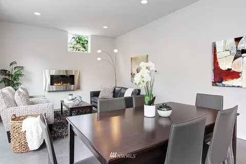 4406 Brygger Dr W, Seattle, WA 98199 photo 2