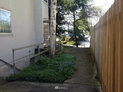 1815 E Thomas, Seattle, WA 98112 photo 2