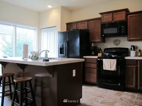 1807 199th St E, Spanaway, WA 98387 photo 3