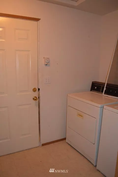 317 E 30th St, Bremerton, WA 98310 photo 16