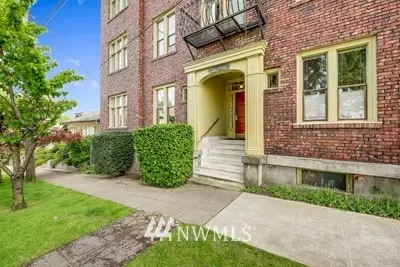 1803 E John St, Seattle, WA 98112 photo 3