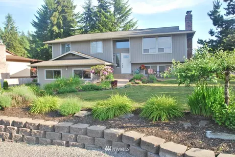 204 186th St E, Spanaway, WA 98387 photo 1