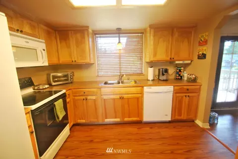 204 186th St E, Spanaway, WA 98387 photo 6