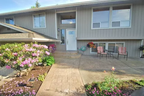 204 186th St E, Spanaway, WA 98387 photo 2