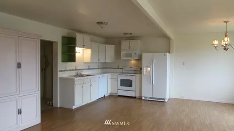 245 W Maple St, Sequim, WA 98382 photo 5