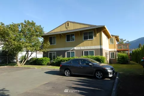 319 E Park St, North Bend, WA 98045 photo 3