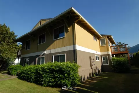 319 E Park St, North Bend, WA 98045 photo 5