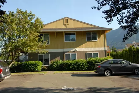 319 E Park St, North Bend, WA 98045 photo 4