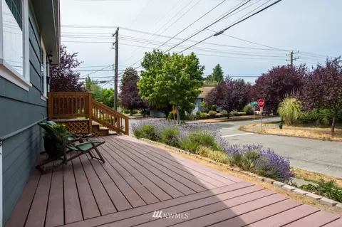 703 N 77th St, Seattle, WA 98103 photo 6