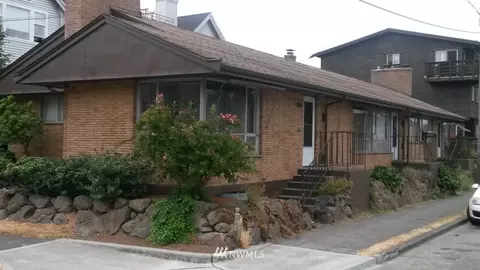 403 N 49th St, Seattle, WA 98103 photo 1