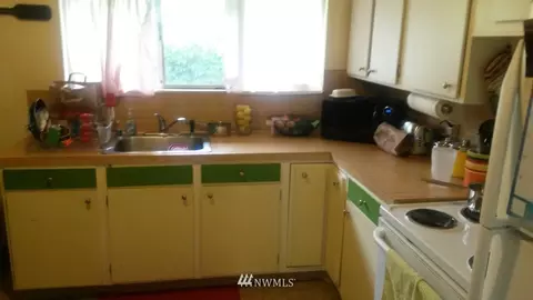 403 N 49th St, Seattle, WA 98103 photo 7
