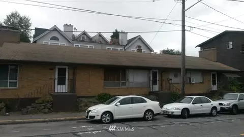 403 N 49th St, Seattle, WA 98103 photo 3